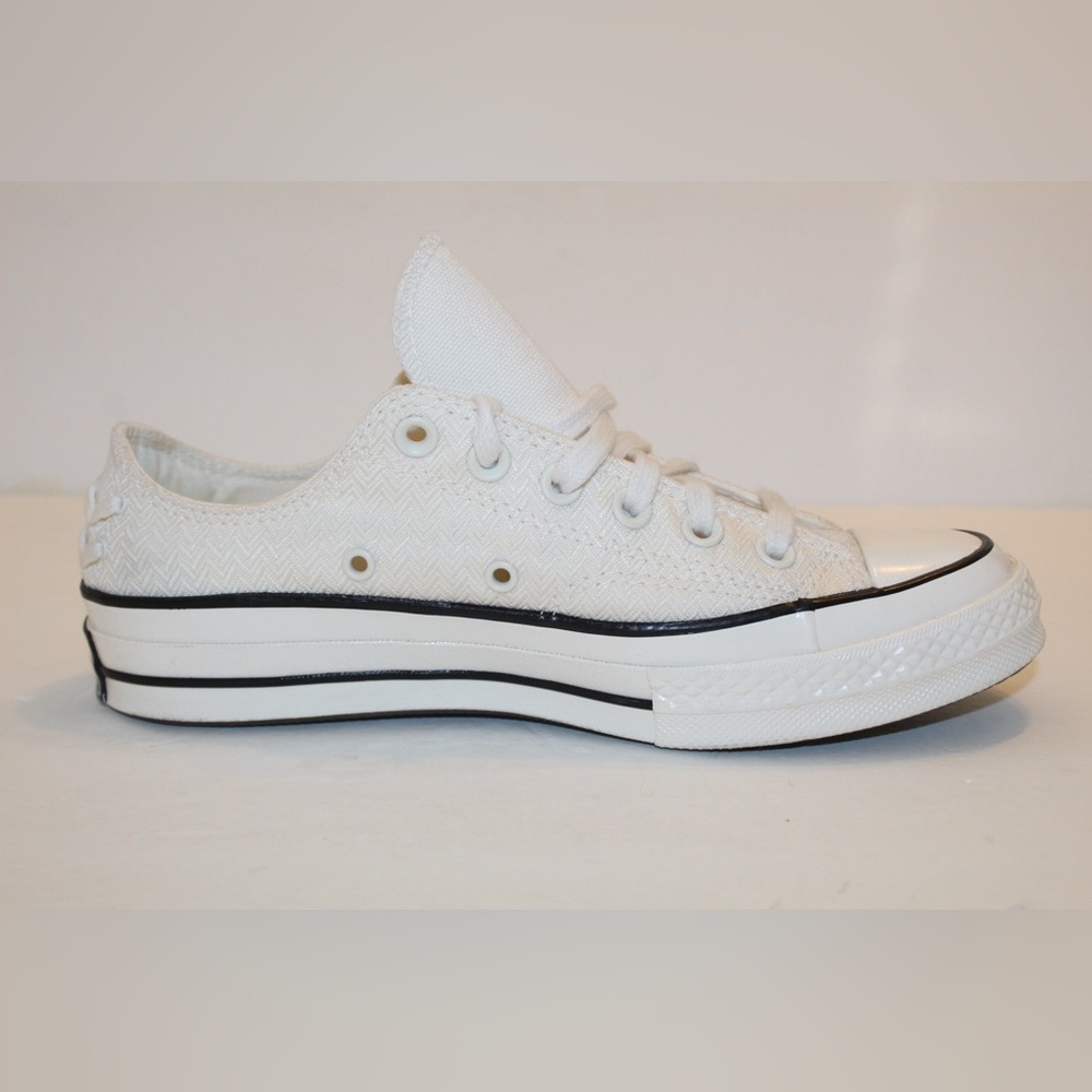 Converse Chuck 70 Low Top Shoes Women’s Multiple Sizes Available NEW - Picture 8 of 10